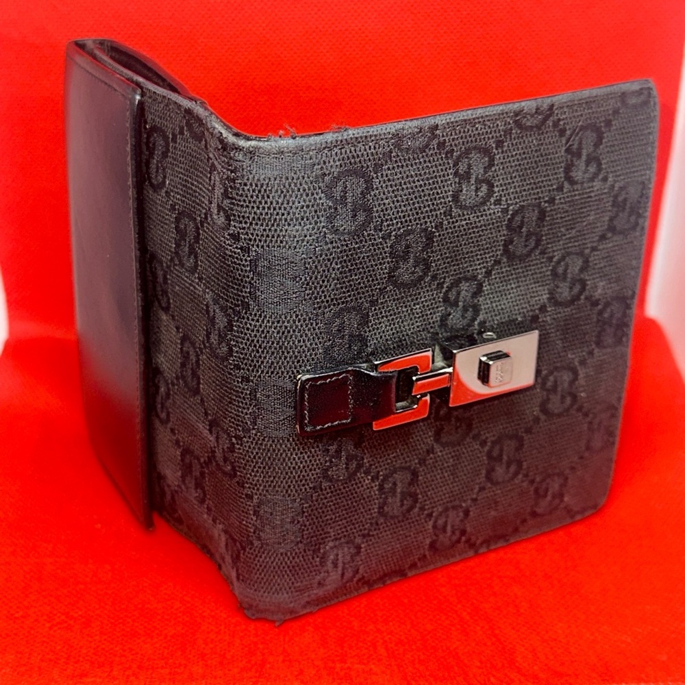 Gucci Wallet 🔥 - Picture 7 of 9